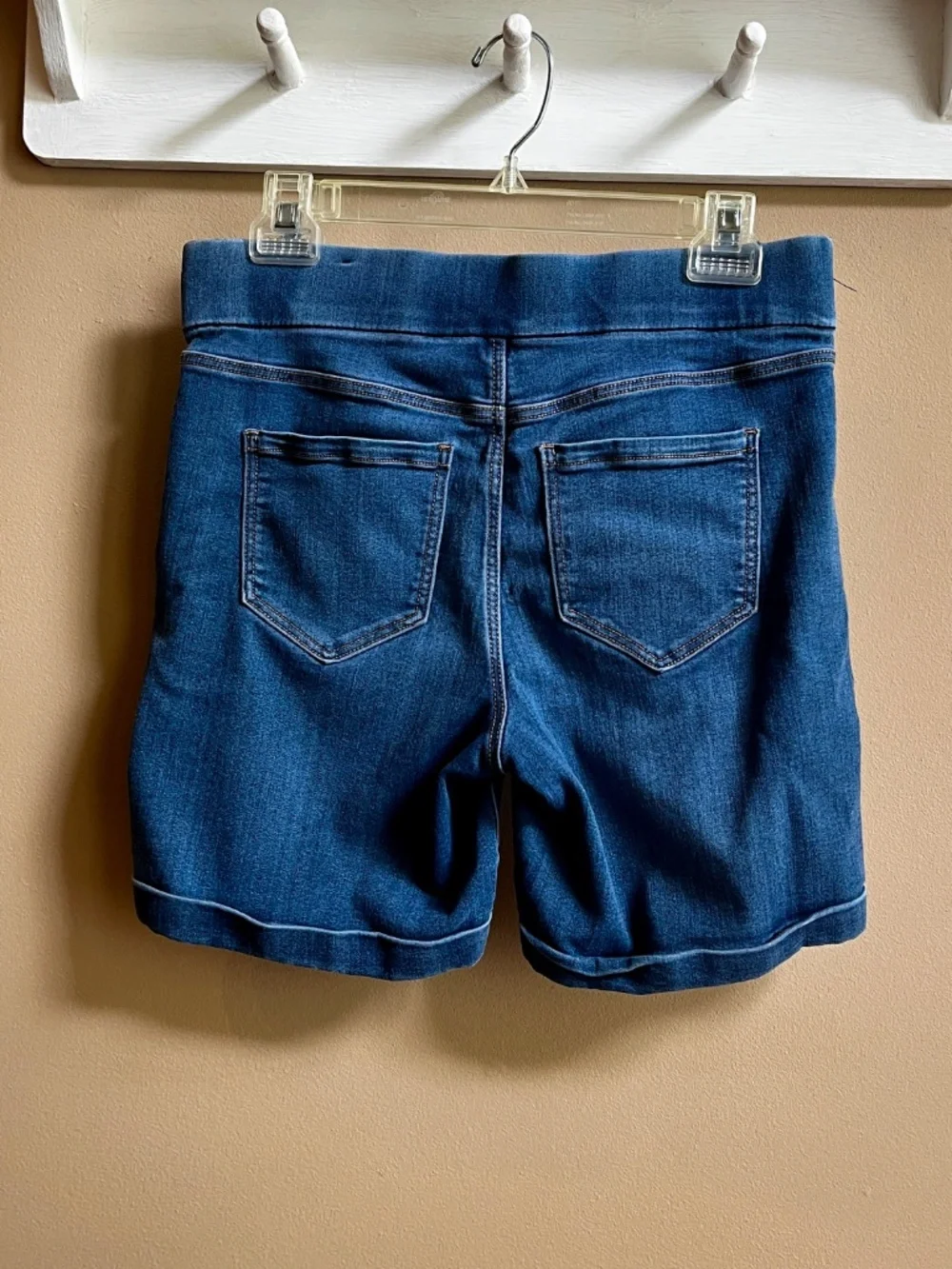 Liverpool The Walking Short Denim Pull On Stretch Jean Shorts Size 6/28